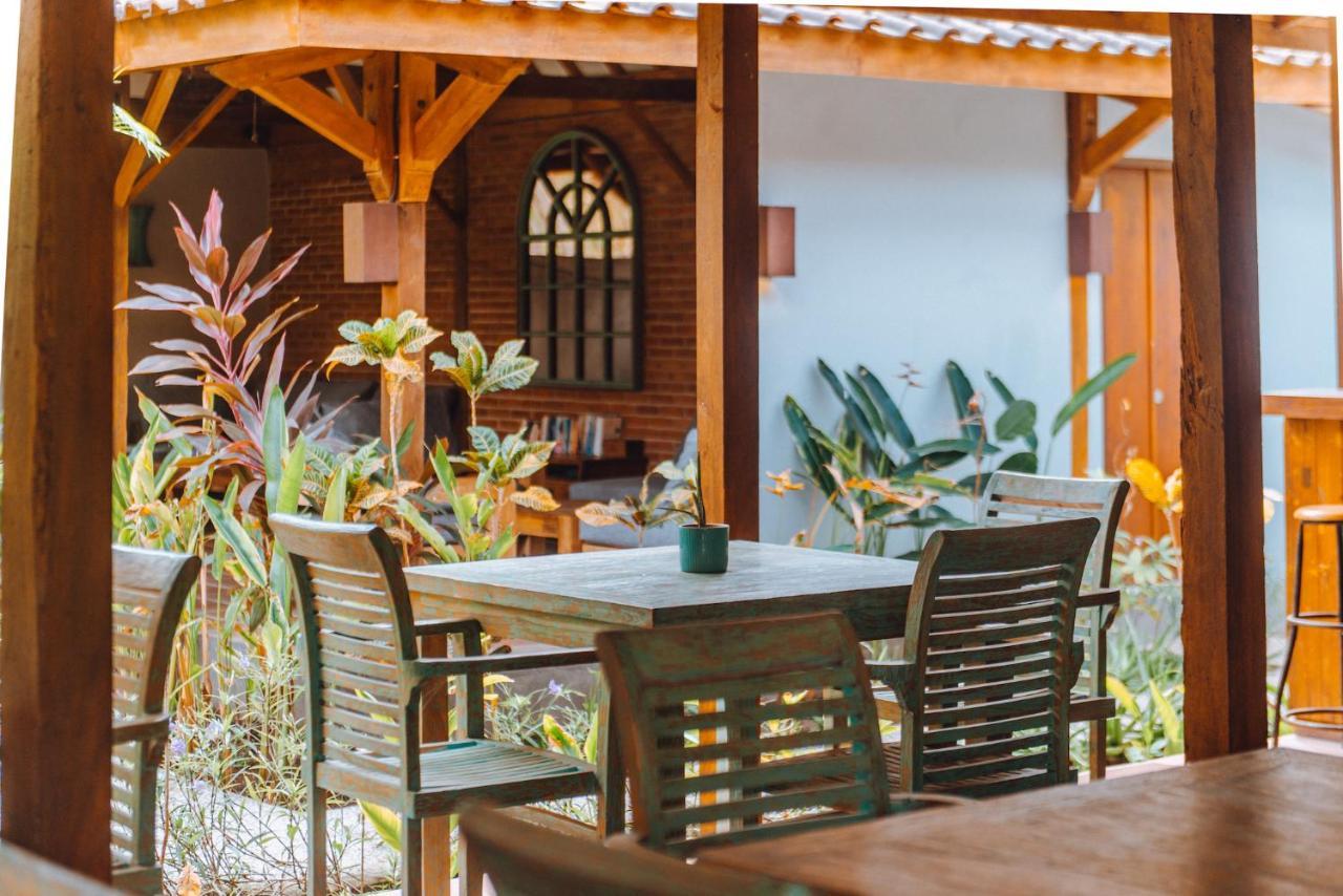 Belukar Villas Гили Траванган Экстерьер фото